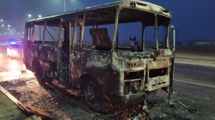 Автобус сгорел в Актау: очевидцы рассказали, как спасали детей из огня
                10 декабря 2021, 12:25