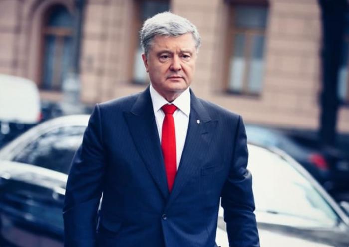 Порошенко в загранкомандировке, но вернется в Украину, — 