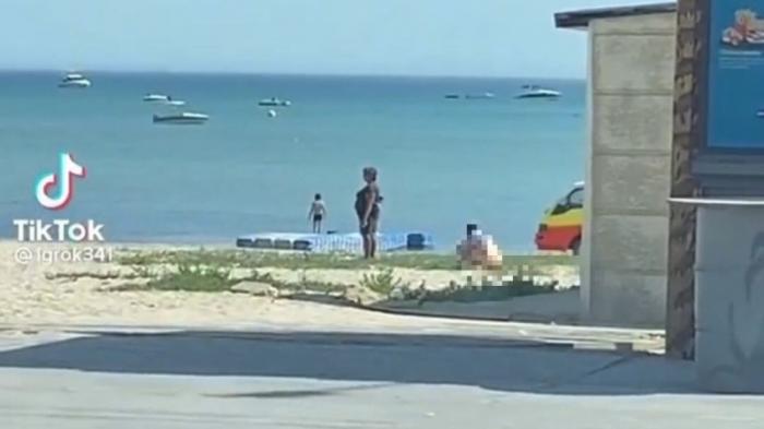 Женщина справила нужду на глазах у отдыхающих на пляже в Актау
                29 июля 2022, 23:13