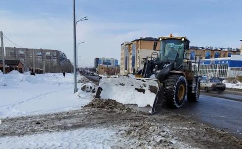 За семь дней из Караганды было вывезено более ста тысяч кубических метров снега