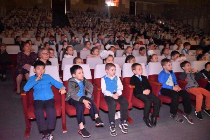 Спектакль, посвящённый Дню защиты детей, посмотрели более 500 детей в Петропавловске
