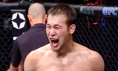 Шавкату Рахмонову «заменили» флаг Казахстана на Узбекистан после боя на UFC 296. Фото