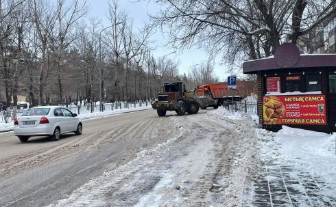 Как в Караганде борются со снегом?