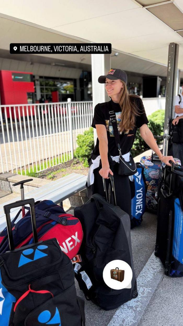 Фото. Елена Рыбакина прилетела в Мельбурн на престижный турнир Australian Open